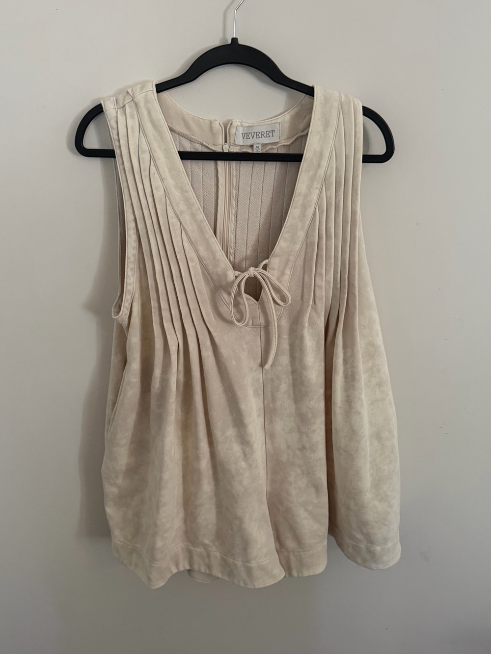 Veveret Cream Pleated Tie-Front Camisole